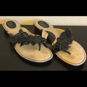 BORN Women’s Shoes Size 11 EUC